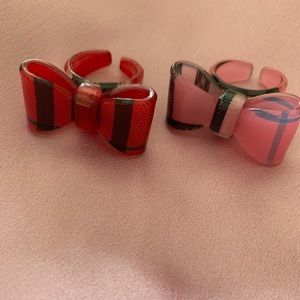 Set of 2 Acrylic Rings from Epcot England Pav